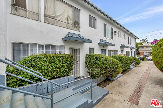 Building Photo - 4035 Inglewood Blvd