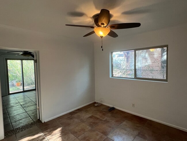 Building Photo - 4 Bed. 2 Ba. Home in Historic Dist. Minutes from the U of A, Downtown & 4th Ave. Bus. District