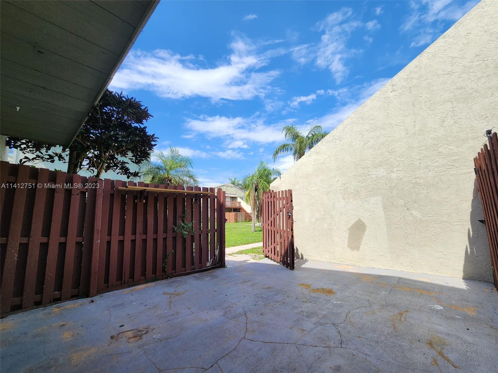 Building Photo - 6 Crossings Cir