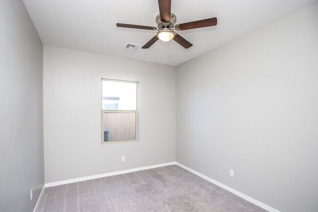 Building Photo - Home at Mission Royal Resort Living Community! 5bd 3ba 2688sqft!
