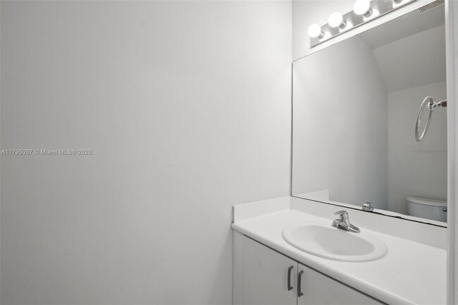Building Photo - 2277 Pasadena Way