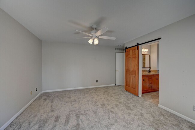 Building Photo - 1625 Flint Ct