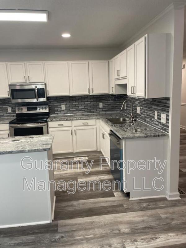Building Photo - 7017 Midhurst Ct