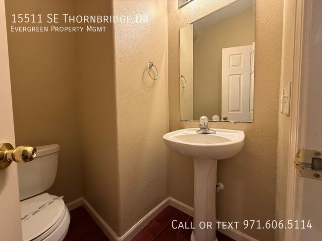 Building Photo - 15511 SE Thornbridge Dr