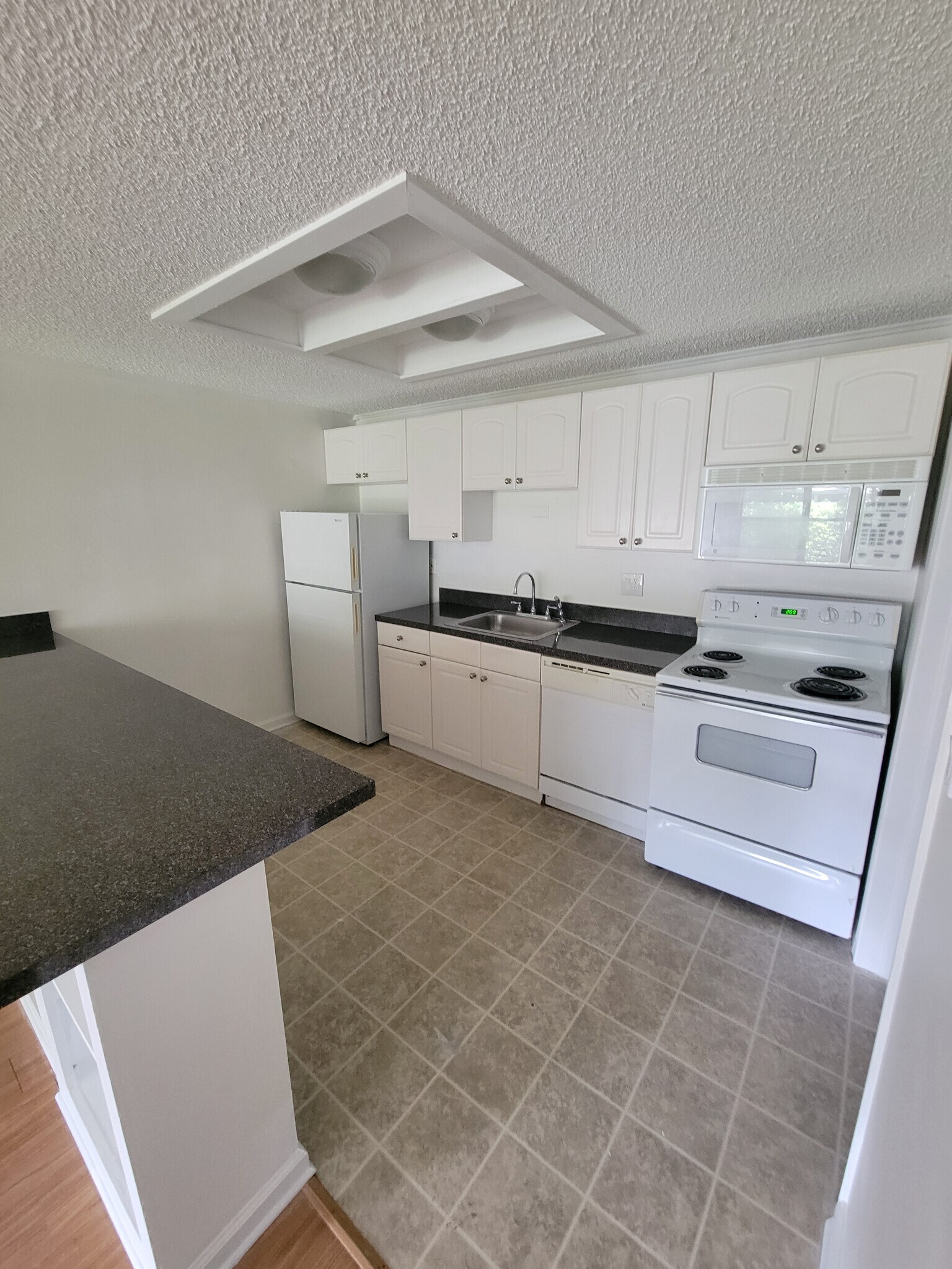 Kitchen - 4241 E Michigan St