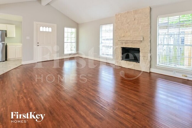 Building Photo - 3843 Buckhurst Dr