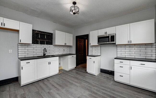 Building Photo - 814-816 S Ohio Avenue