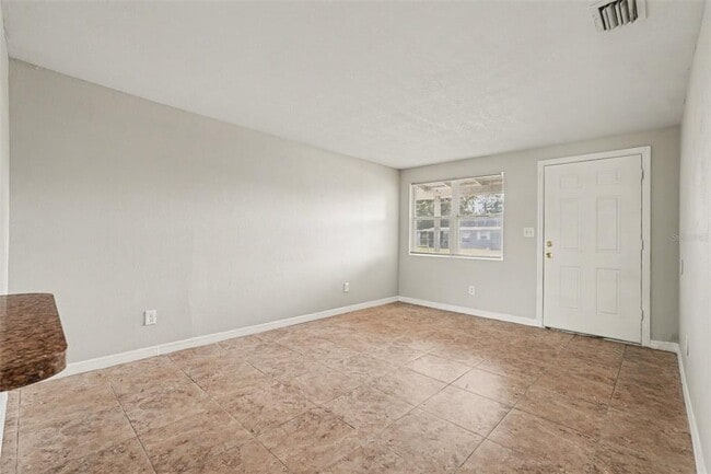 Building Photo - 4923 S 82nd St