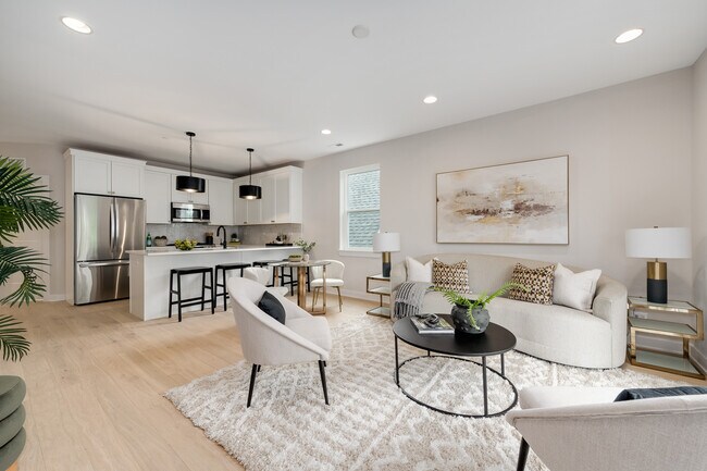 Building Photo - 1631 N Lawndale Ave