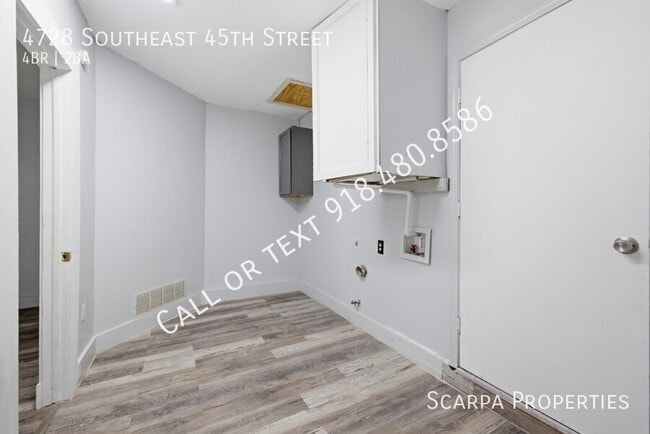 Building Photo - 4728 SE 45th St