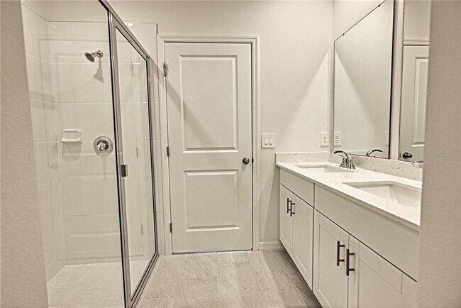 Building Photo - 5521 Clove Row