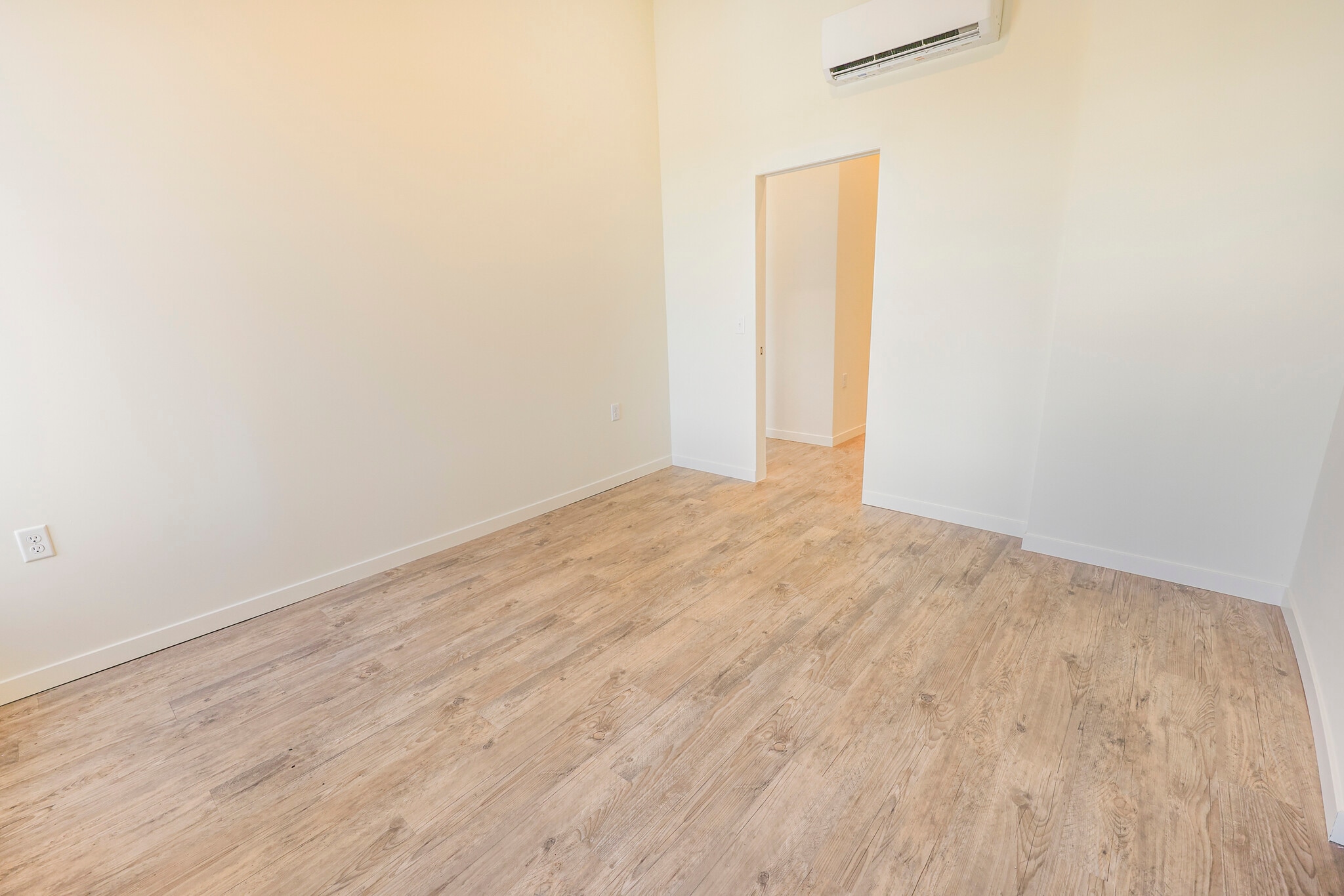 Bedroom - 225 N Sibley Ave