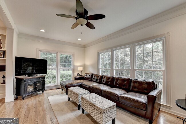 Building Photo - 2611 Briers N Dr