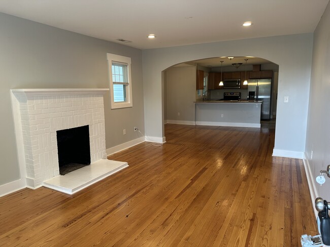 Primary Photo - 34 Rock Hill Rd Ext