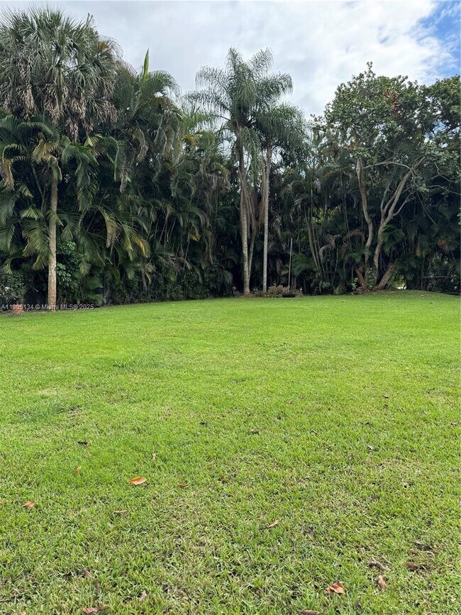 Building Photo - 11811 NW 5th Ct