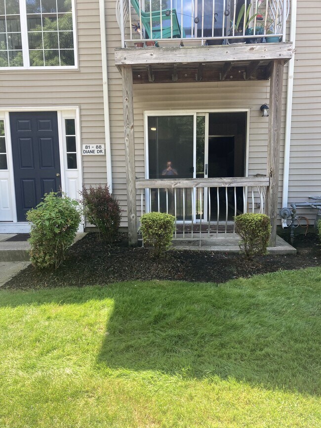 Building Photo - 85 Diane Dr