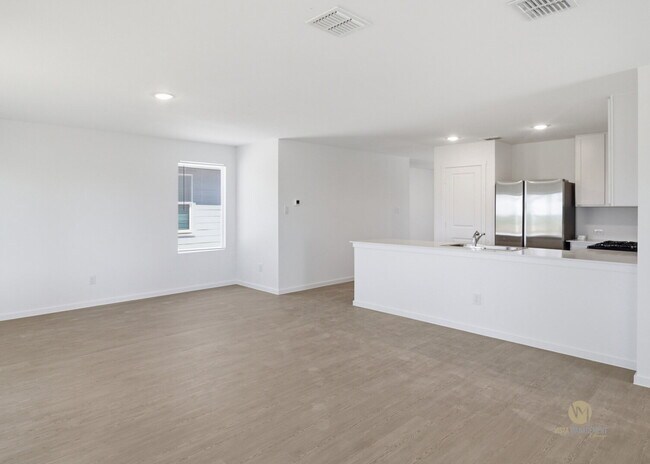 Building Photo - "Spacious 4-Bedroom Retreat with 2.5 Baths in Beautiful San Antonio!"
