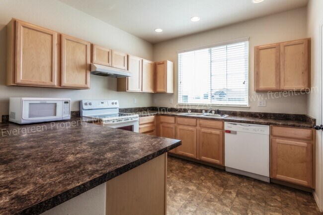 Building Photo - 318 Cherryridge Dr