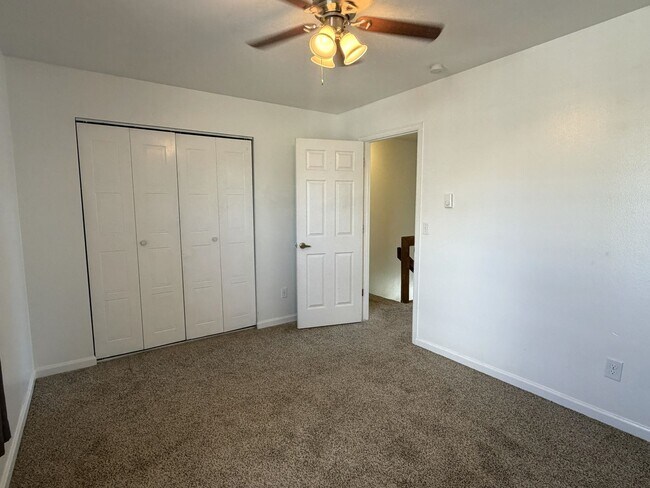 Building Photo - 3200 Azalea Dr