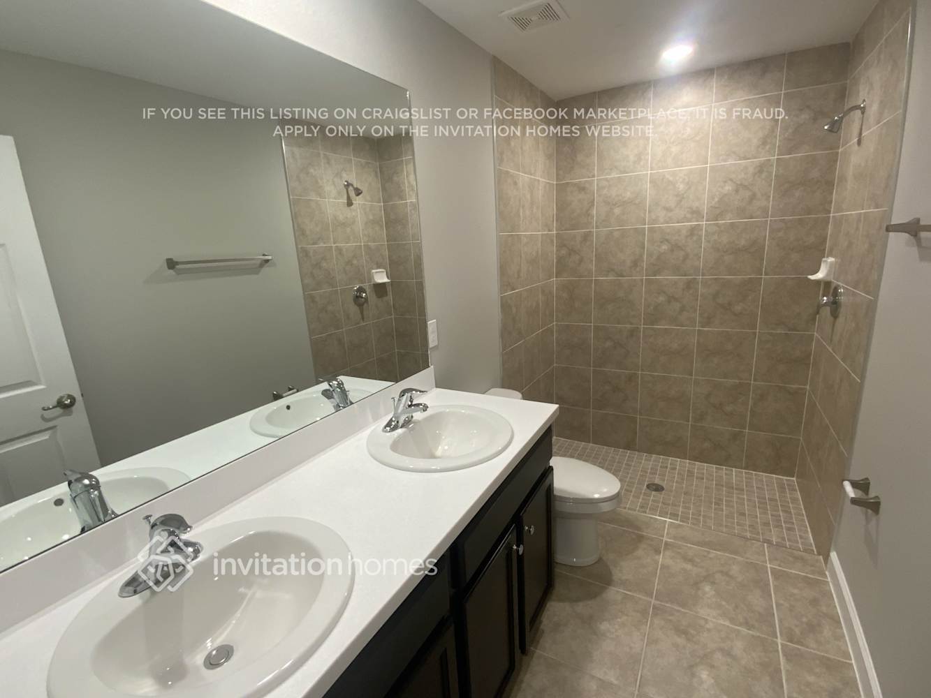 Building Photo - 761 Airoso Rd SE