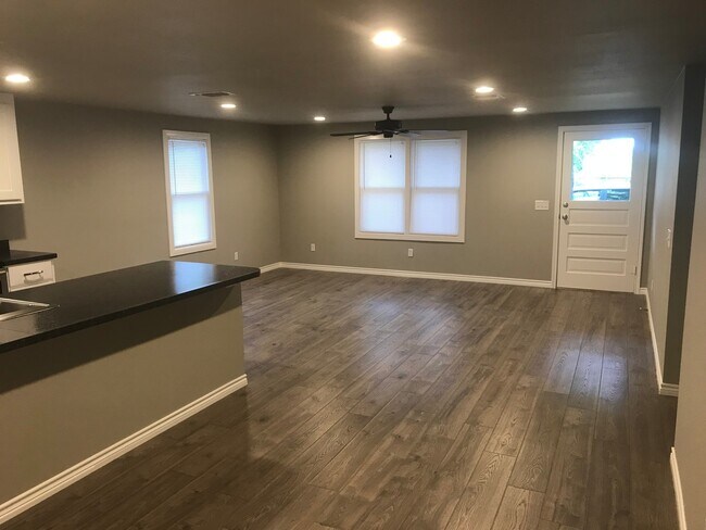 Building Photo - 1541 Ranger Hwy