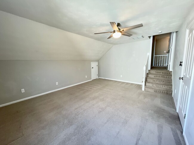 Building Photo - Ready 07-07-25!! Fantastic 4-Bedroom Home ...
