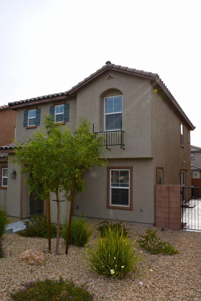 Building Photo - Impeccable Home in a Cul-de-Sac with Great Curb Appeal!