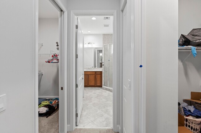 Building Photo - 15134 Cameo Ct