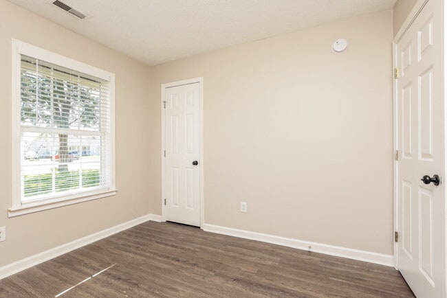 Building Photo - 505 Chinquapin Pl