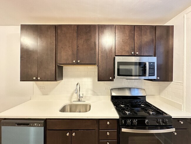 Building Photo - 2332.5 N Spaulding Ave