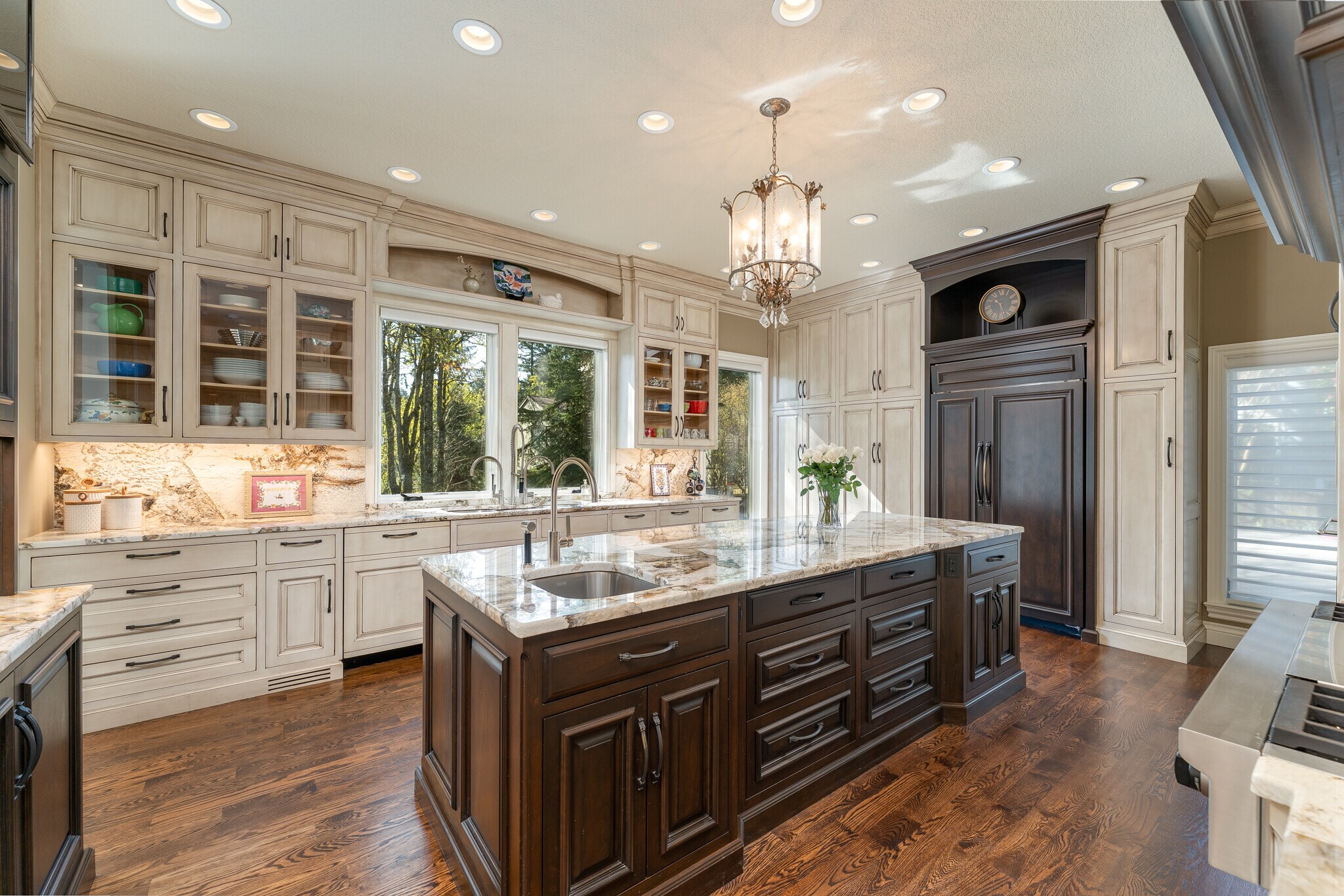 Building Photo - 2744 SW Sherwood Dr