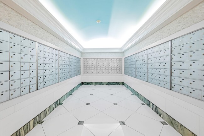 Building Photo - 45 River Dr S