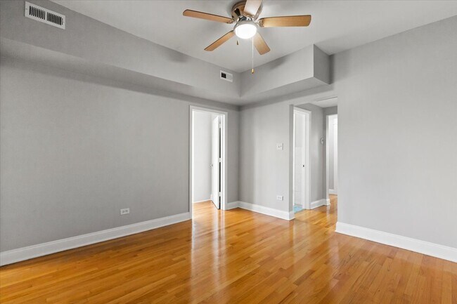 Building Photo - 1048 N Spaulding Ave