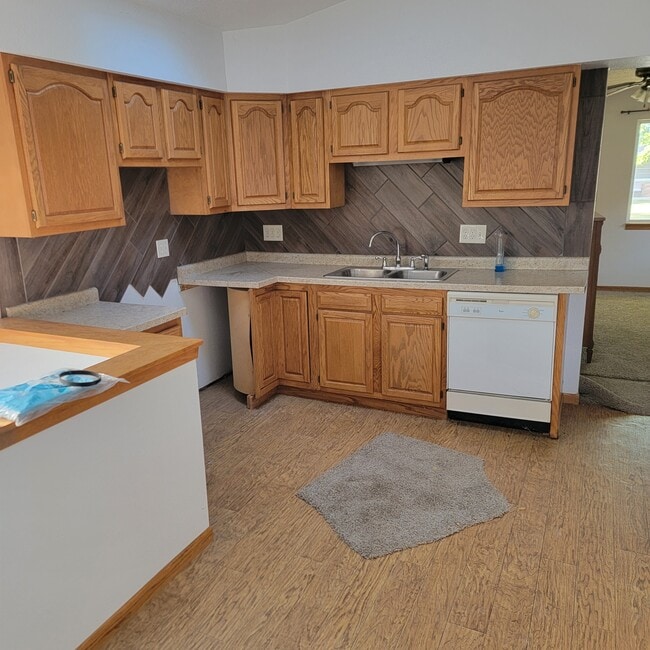 Building Photo - 205 Grape St