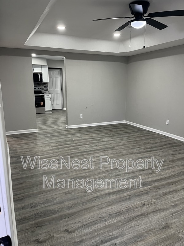 Building Photo - 708 NE Ball Dr