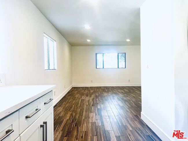 Building Photo - 532 El Dorado St