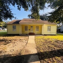 Building Photo - 3148 Alamo Ave