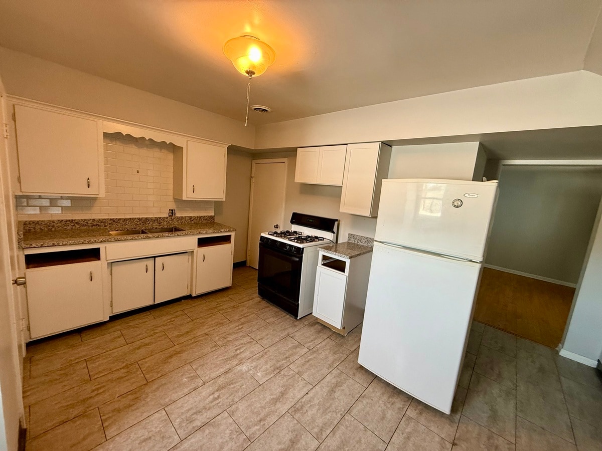 Building Photo - 1428 Madison St NE