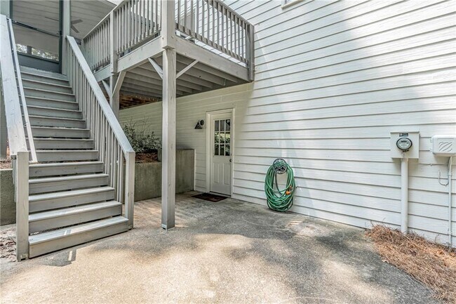 Building Photo - 1022 Knotts Pointe Dr