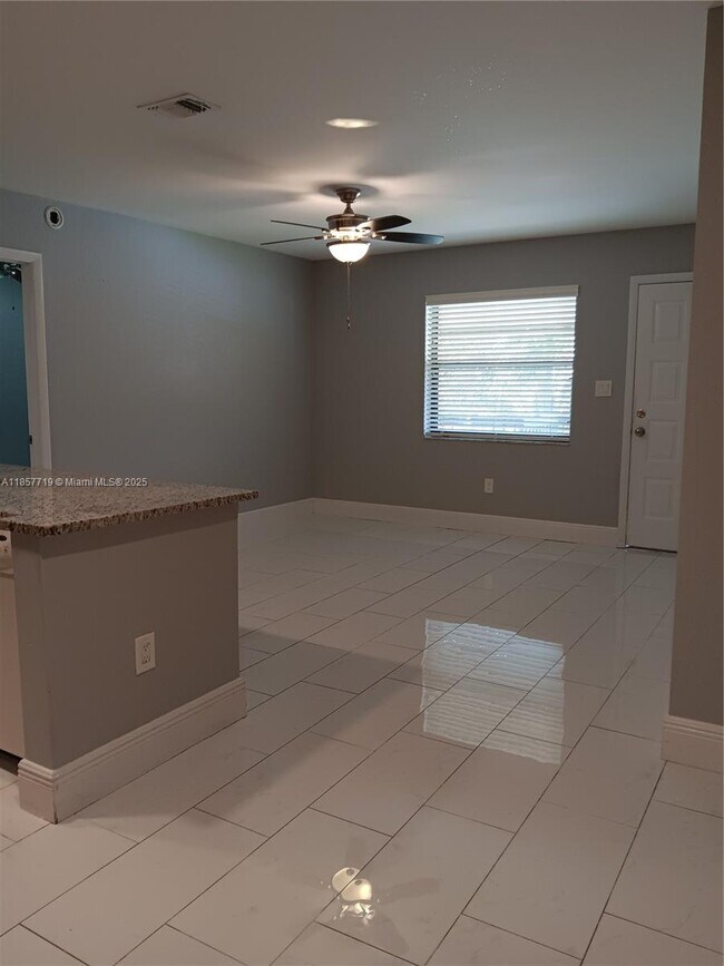Building Photo - 6040 Shaker Wood Cir