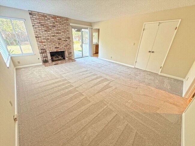 Building Photo - Gorgeous Almaden Valley Home Near Almaden Lake Park!