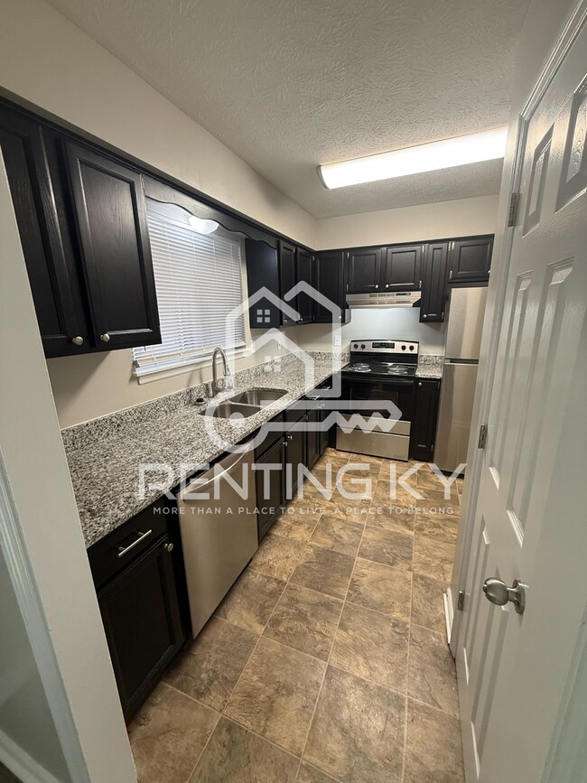 Building Photo - 117-119 Lakeview Drive