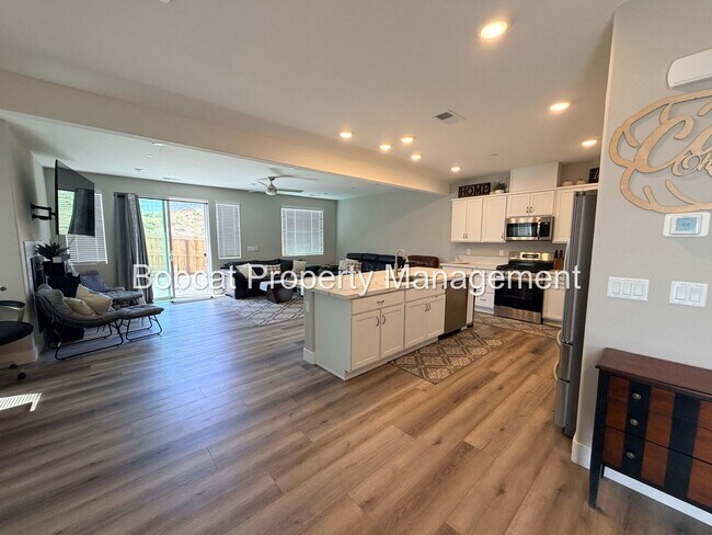 Building Photo - Stylish Corner Lot Townhome with No Rear Neighbors