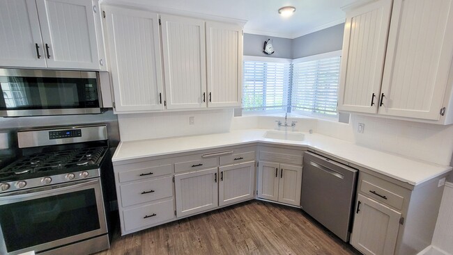 Building Photo - 4 Bed 2 Bath House in East Whittier Availa...