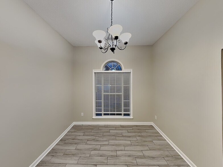 Building Photo - 1253 Travers Ln