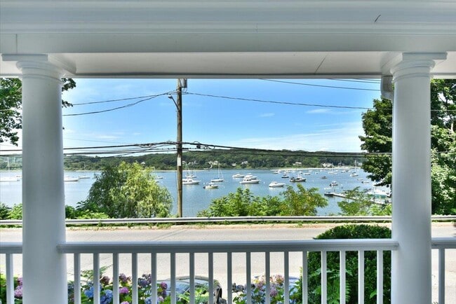 Primary Photo - 158 Woodbine Ave