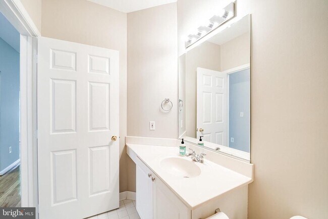 Building Photo - 5982 Founders Hill Ct