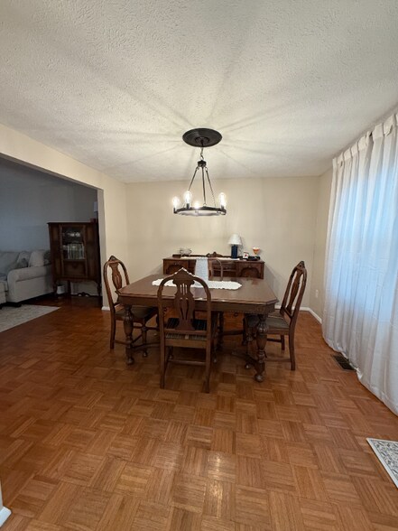 Building Photo - 100 Grouse Ct