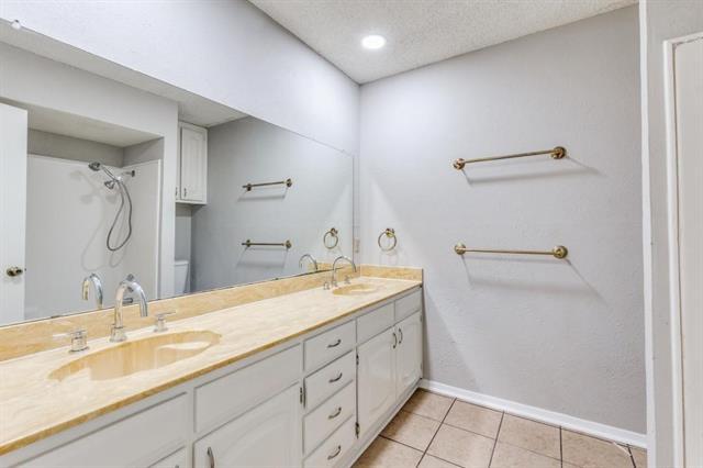 Building Photo - 7705 Skylake Dr