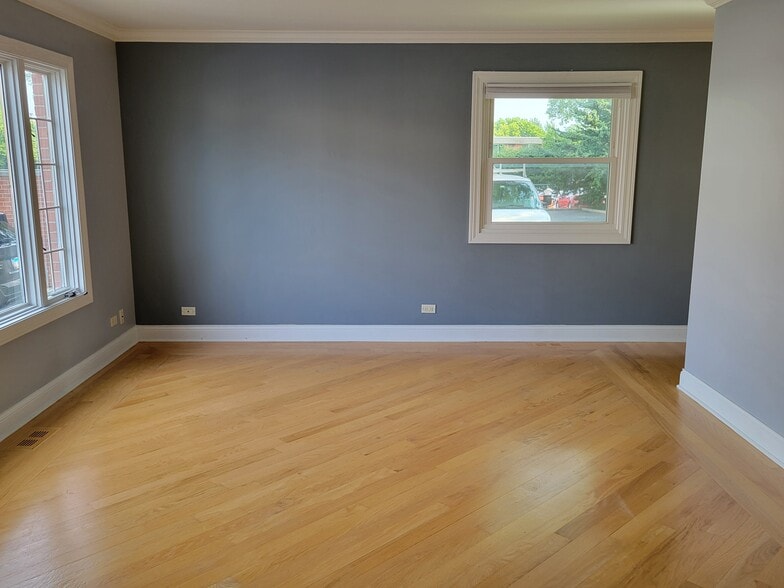 Building Photo - 2116 Rugen Rd